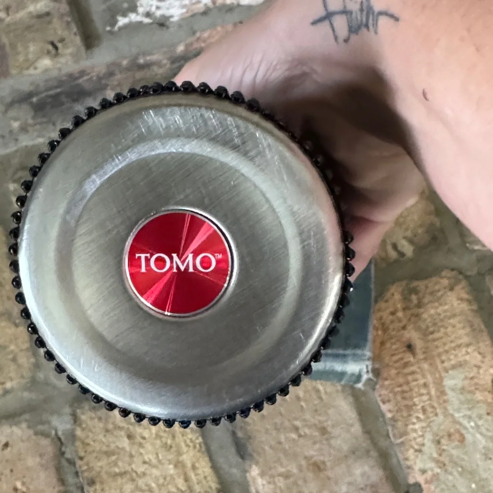 TOMO Elegant Black Rhinestone Water Bottle - Picture 4 of 6